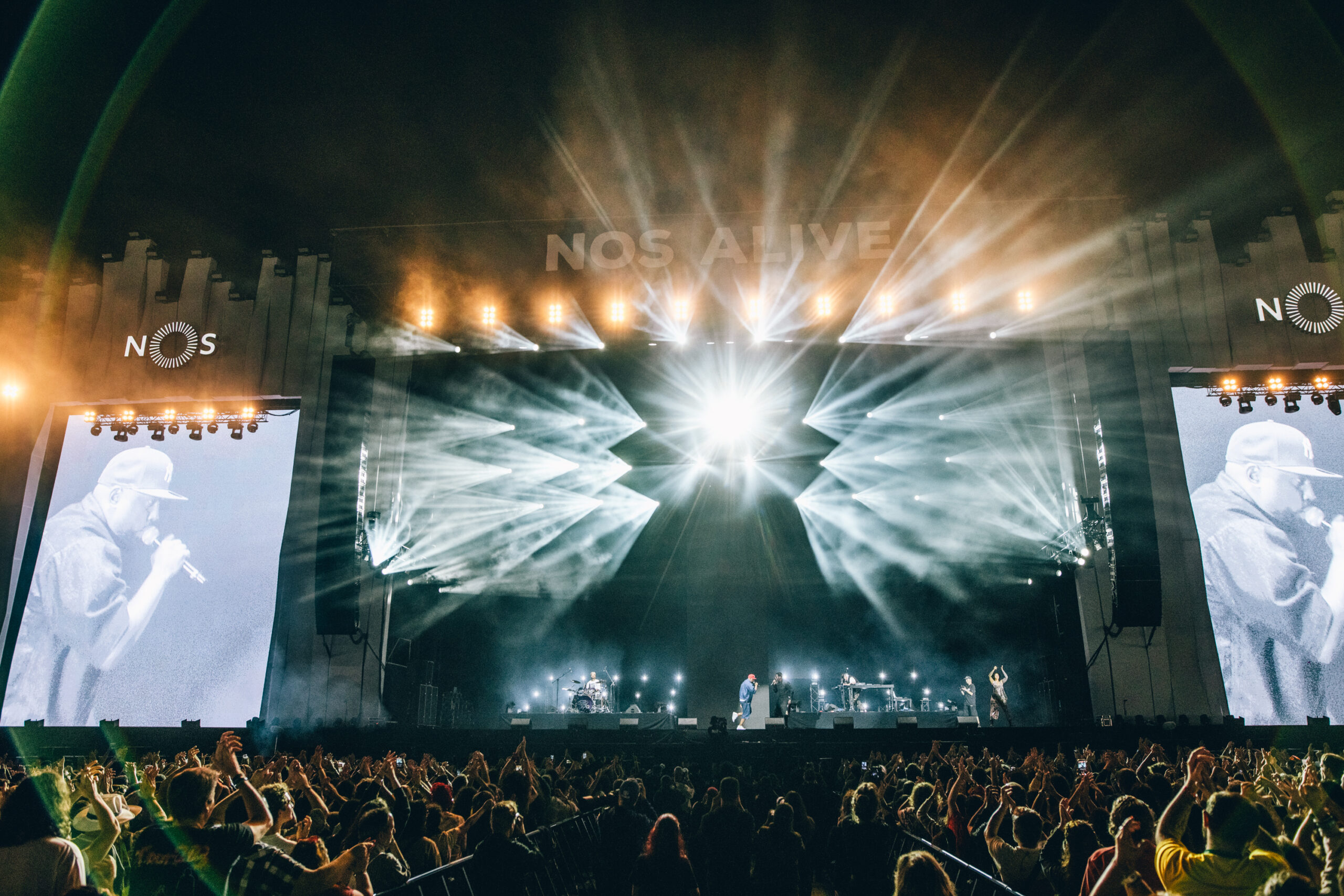 NOS Alive: o abraço onde se matam as saudades e se agitam os corpos